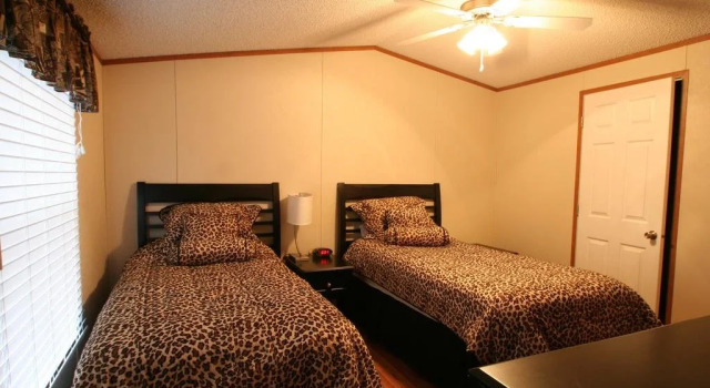 Eagle Ford Village Suites, Buchen Sie Ferienhaus Dilley Texas