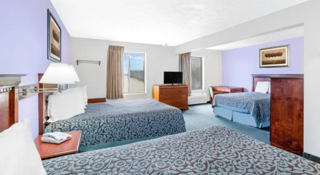 Двухместный люкс Days Inn by Wyndham Warrensburg
