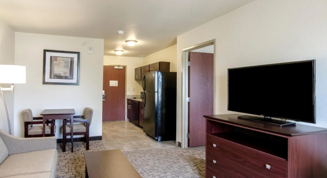 Люкс Cobblestone Inn & Suites - Guernsey