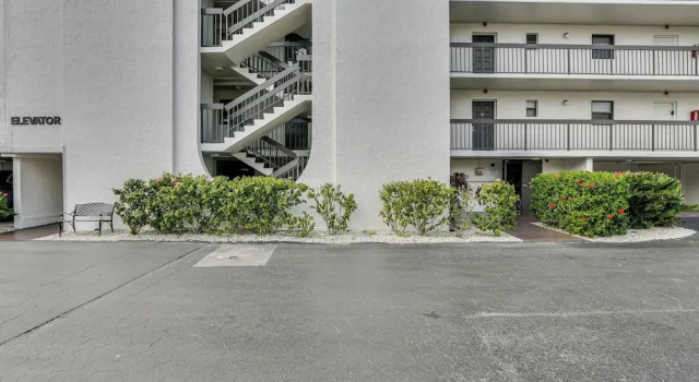 2 Mi to Tigertail Beach! Resort-style Gem w/ Pool