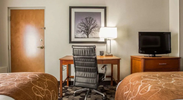 Четырёхместный люкс Premium Comfort Suites Columbia at Harbison