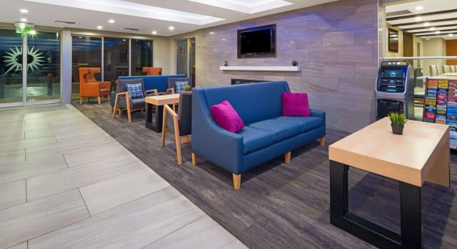 La Quinta by Wyndham Orange County Airport, Забронировать Отель Санта-Ана Disneyland California