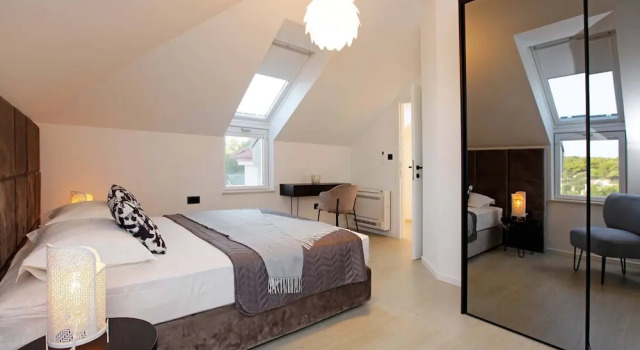 Beachfront villa Senses for 12 in Milna