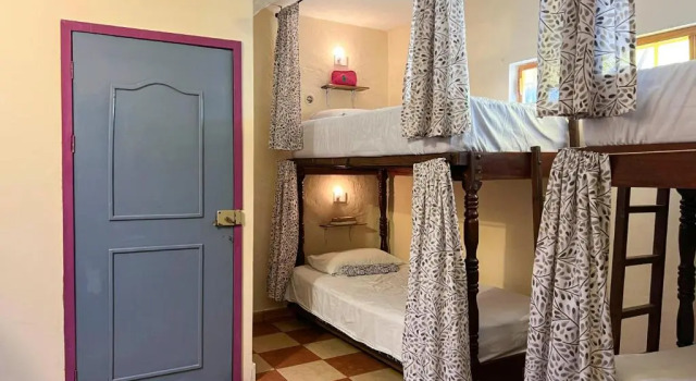 Кровать в общем номере (женский номер) Hostel Candelaria
