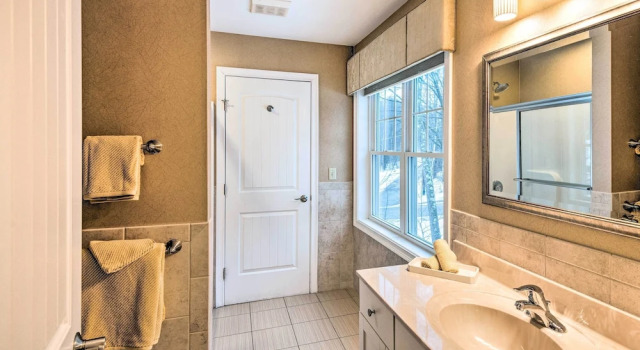 Коттедж North Conway Home ~ 2 Mi to Cranmore Mountain!