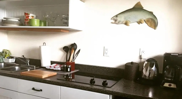 Люкс с балконом и с видом на воду Tofino Motel Harbourview
