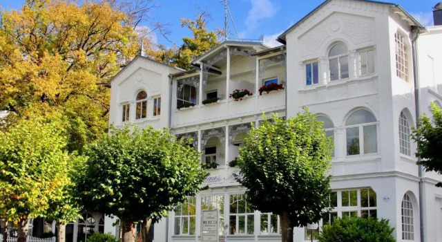 Апартаменты Jasmund-04-Ferienwohnung-bis-6-Personen-Wohng-4