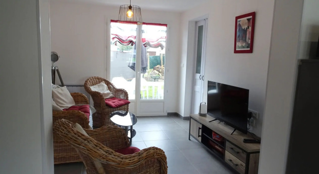 Bungalow in Gouville-sur-Mer near Beach, Book Hotel Hotels in Manche with Parking, Parking
