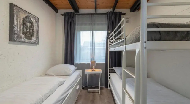Bungalow Near Sint Maartenszee Beach, Забронировать Отель Синт-Мартенсзе Kop van Noord-Holland