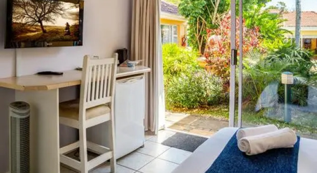 Piccolomondo Guest House, Забронировать Гостевой дом Отели Ист-Лондона с парковкой, Парковка