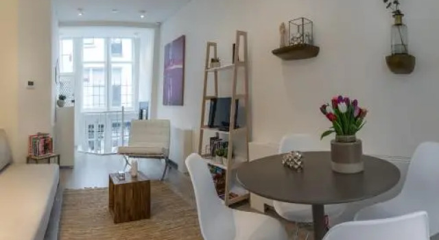 Luxury Flower Market Apartment