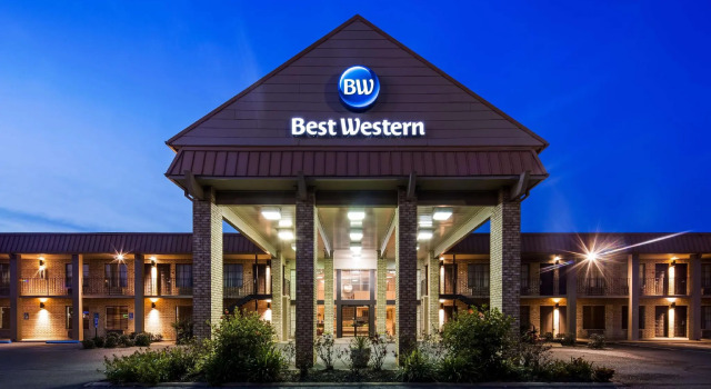 Кровать в общем номере Best Western of Alexandria Inn & Suites & Conference Center