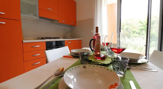 Коттедж с 2 комнатами с балконом и с видом на город Holidays Home Claudia 6 people