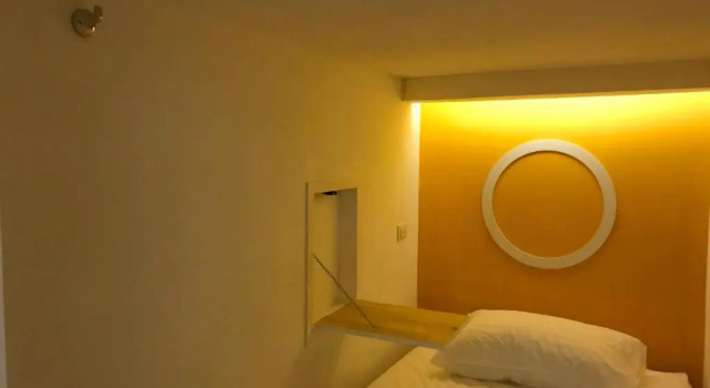 Кровать в общем номере Spinomad hostel