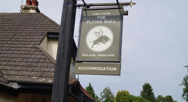 The Flying Bull Inn, Забронировать Гостевой дом Отели Исторического графства Суссекса с парковкой, Парковка