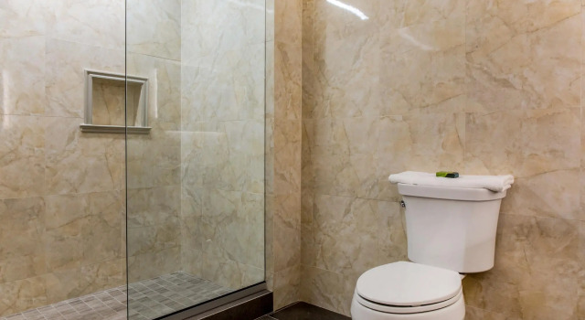 Четырёхместный номер Standard Wyndham Newport Hotel