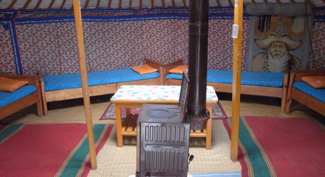 Кровать в общем номере Gayas Guest House