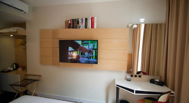 Verse Luxe Wahid Hasyim