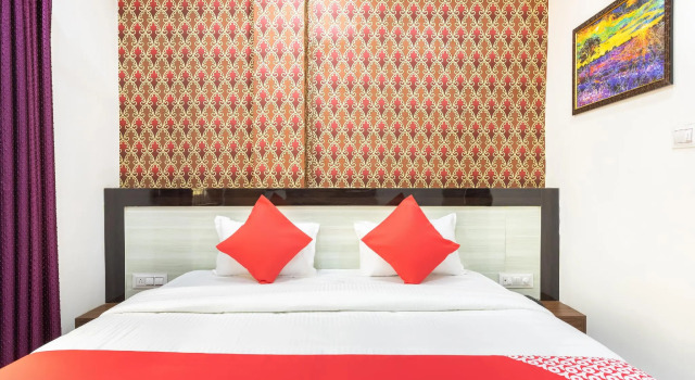 OYO Flagship 27867 Savitri Regency