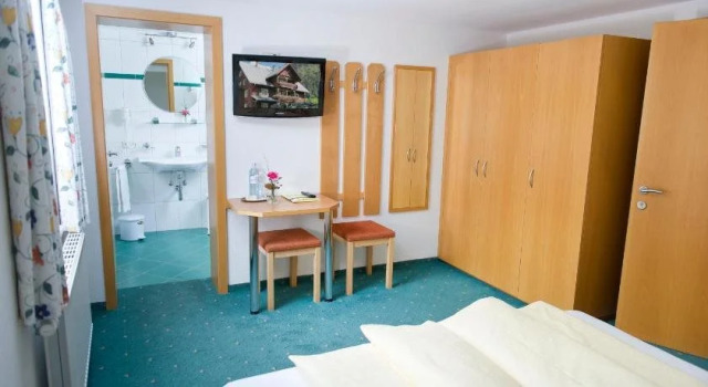 Café Pension zum Jäger, Book Hotel Hotels in Vorarlberg with Parking, Parking