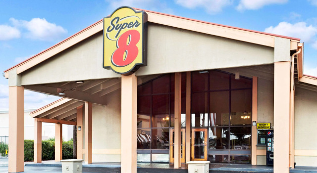 Super 8 Kissimmee Maingate, Varaa Hotelli Celebration 