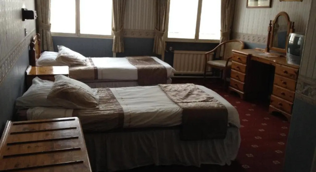 The Royal Victoria & Bull Hotel, Book Hotel Rochester Kent