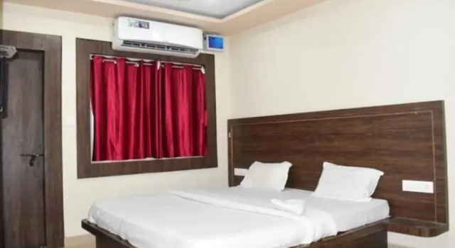 Deluxe huone Goroomgo Gundicha view puri