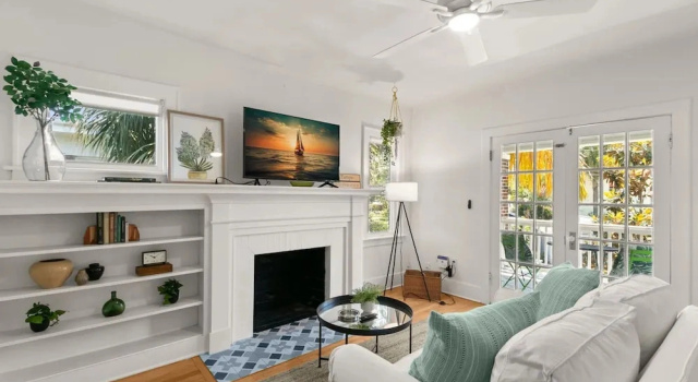 Коттедж Soho Siesta Stunning Soho Apt w Private Balcony