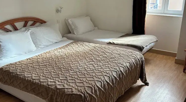 Трёхместный номер Deluxe Hotel Du Rocher