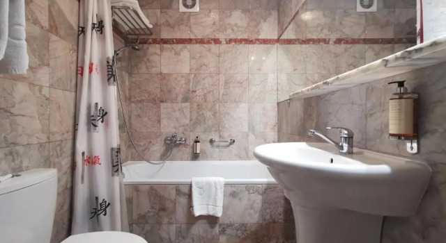 Двухместный номер Standard с балконом и с видом на море Hotel Zhong Hua
