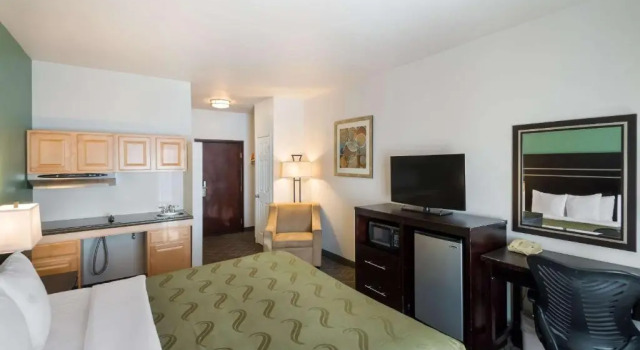 Люкс Quality Inn & Suites Salt Lake City Airport West