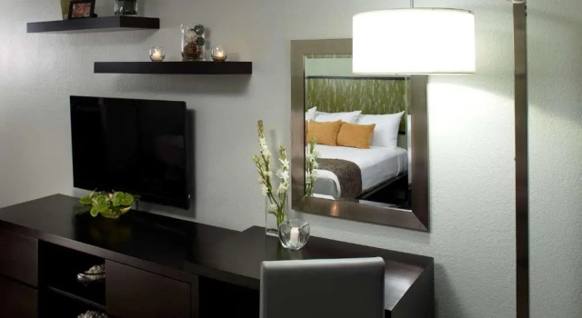 Четырёхместный номер Standard Skyline Island Colony Hotel