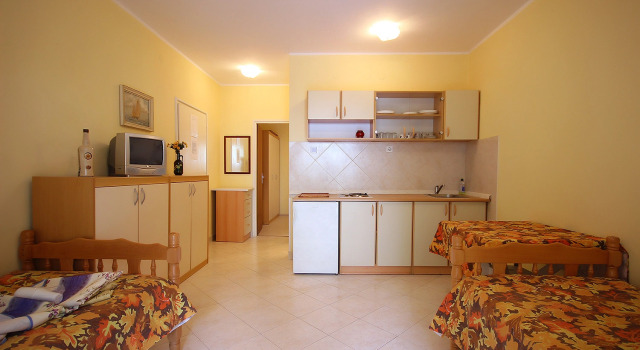 Apartment Dino - apartments with hot tub: A1 Novalja, Island Pag, Забронировать Апартаменты/квартира Апартаменты Новалья, Апартаменты/квартира