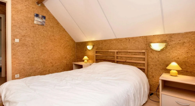 Holiday Home in Masbourg With Sauna, Забронировать Отель Отели Land of Marche et Nassogne с парковкой, Парковка