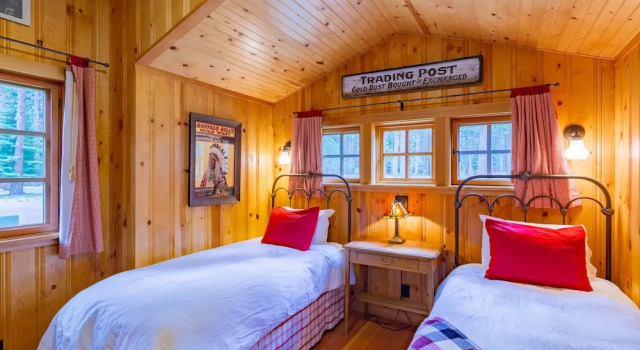 Номер Luxury Lake Creek Lodge