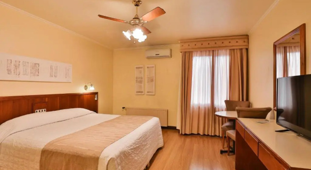 Номер Deluxe Serrazul Hotel