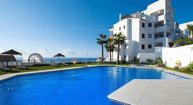 front seaview. 1 bedroom in Torrox, Prenota Hotel Hotel a Axarquía con parcheggio, Parcheggio