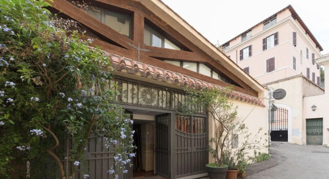 Luxury and Spacious 4 Beds 4 Baths Apartment in the Heart of Trastevere