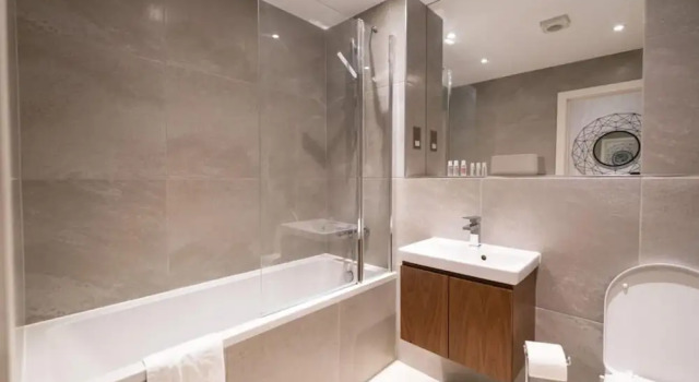 The Hampstead Crib - Bewitching 2bdr Flat With Balcony, Забронировать Отель Финчли , рядом с Финчли Роуд
