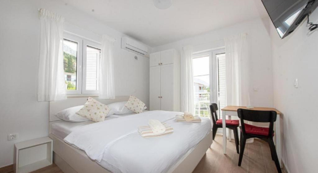 Студия Apartments Mir