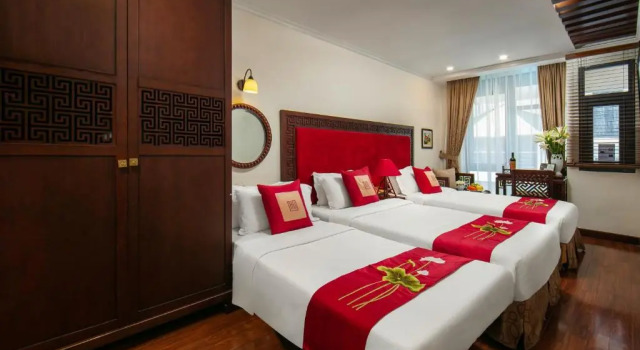 Семейный номер Standard Au Coeur dHanoi Lakeside Hotel
