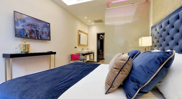 Люкс Standard Spanish Diamond Luxury Suites & Jacuzzi
