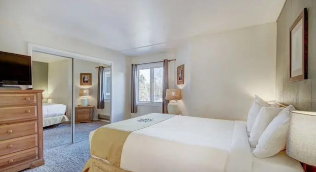 2BR/2BA Condo on Shuttle Route - Wild Irishman 1015 - Pool & more!, Varaa Huoneisto Hotellit Keystone aamiaisella, Aamiainen