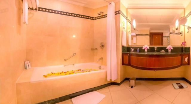 Люкс Executive Отель Corniche Abu Dhabi