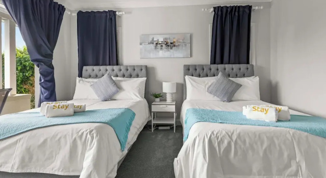 StayAU Contemporary 5BRM Families Home Point Cook