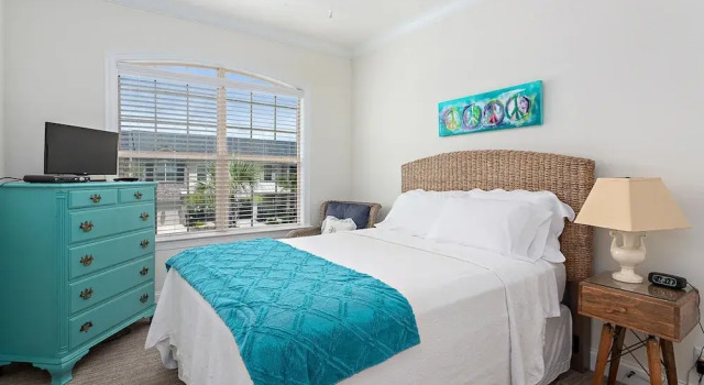 601 Mariners Circle by Hodnett Cooper