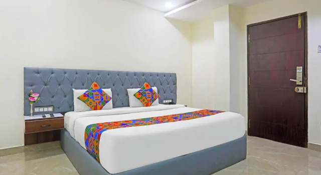 Номер Deluxe FabHotel RR Residency I - Nr Khammam Bus Stand