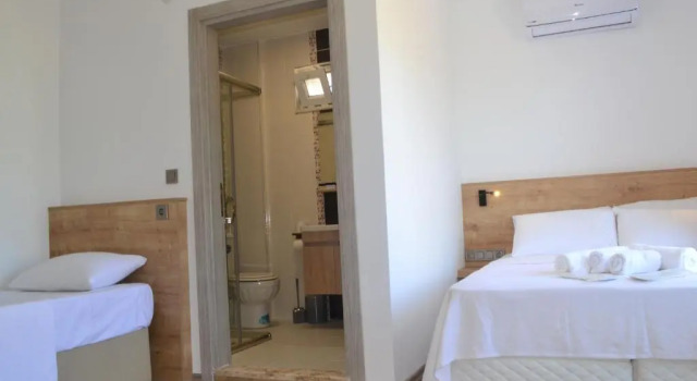 Трёхместный номер Standard с балконом Parli Hotel