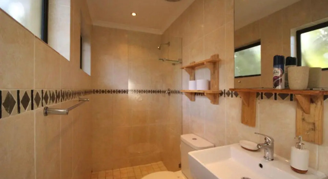 Номер Luxury Saltycrax Backpackers and Surf Hostel