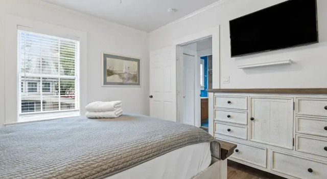 Bungalow On Ave O 1 Bedroom Home